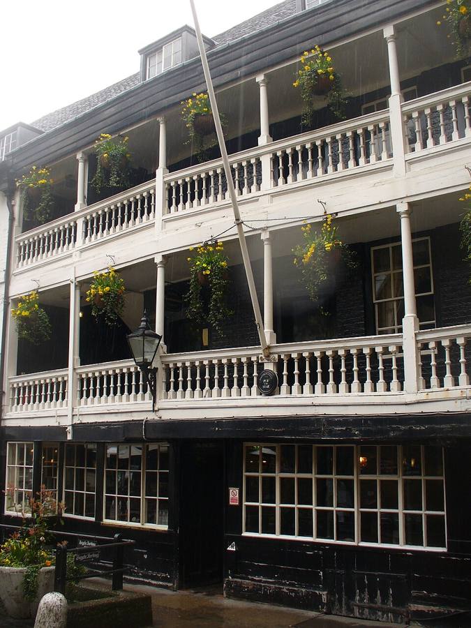 The George Inn